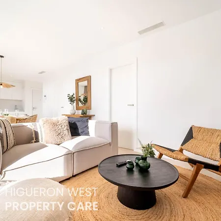 Apartment Higueron West Collection - The Poolview Terrace By Hwpc *