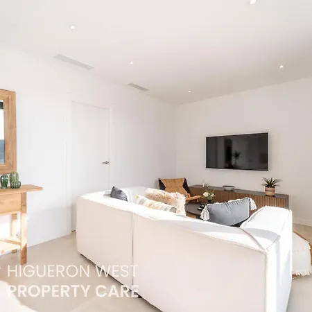 Apartment Higueron West Collection - The Poolview Terrace By Hwpc *
